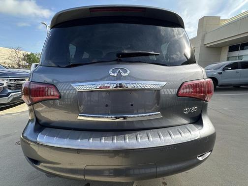 2017 INFINITI QX80 Base
