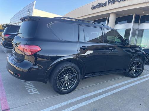 2017 INFINITI QX80 Base
