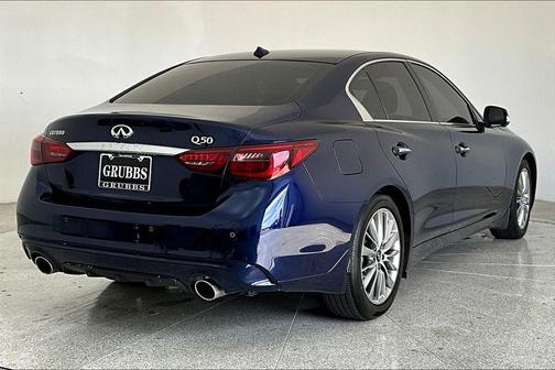 2022 INFINITI Q50 LUXE