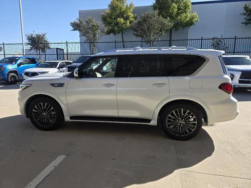 2024 INFINITI QX80 SENSORY