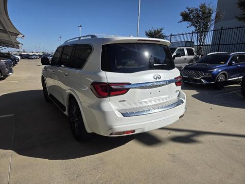 2024 INFINITI QX80 SENSORY