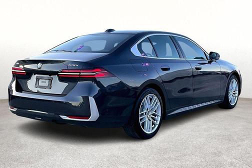 2025 BMW 530 i xDrive