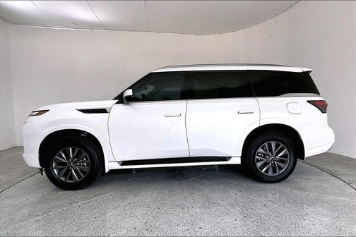 Radiant White 2026 INFINITI QX80 PURE