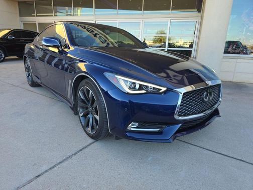 2022 INFINITI Q60 LUXE