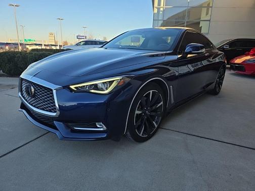 2022 INFINITI Q60 LUXE