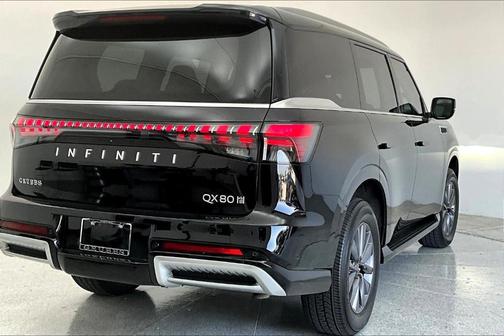 2025 INFINITI QX80 PURE
