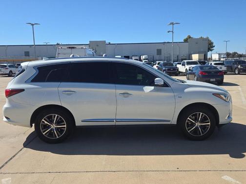 2018 INFINITI QX60 Base