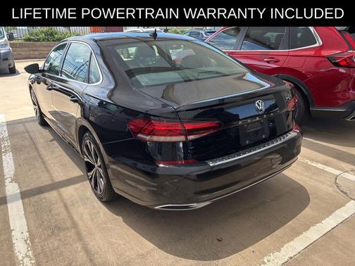 Deep Black Pearl Effect 2022 Volkswagen Passat 2.0T SE
