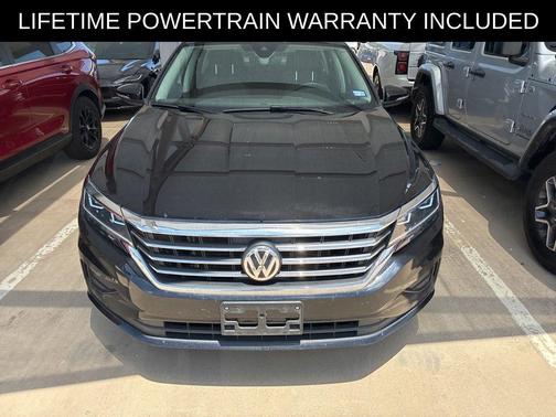 Deep Black Pearl Effect 2022 Volkswagen Passat 2.0T SE