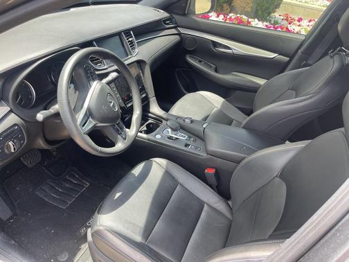 2022 INFINITI QX50 Luxe