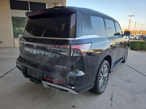 2025 INFINITI QX80 Luxe