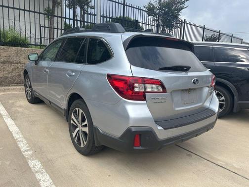 Ice Silver Metallic 2019 Subaru Outback 2.5i Limited