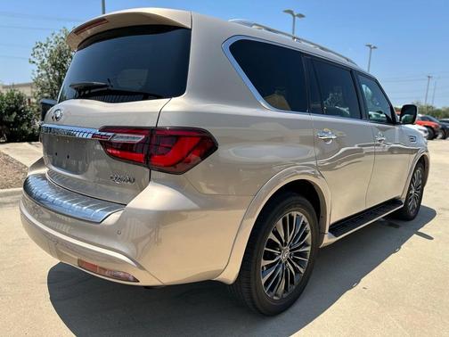 2024 INFINITI QX80 SENSORY