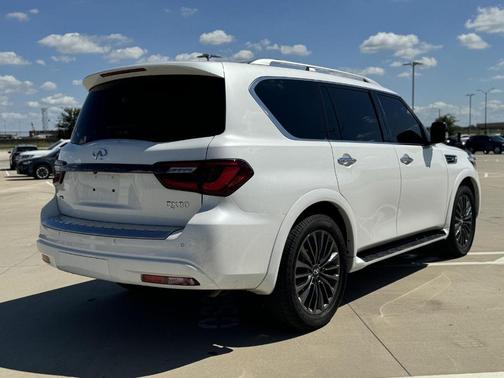 2024 INFINITI QX80 SENSORY