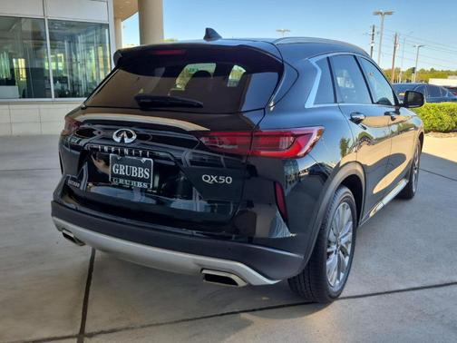 2024 INFINITI QX50 Luxe