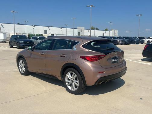 2018 INFINITI QX30 Base