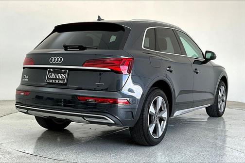 2023 Audi Q5 40 Premium Plus