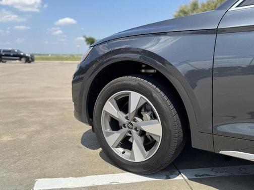 2023 Audi Q5 40 Premium Plus
