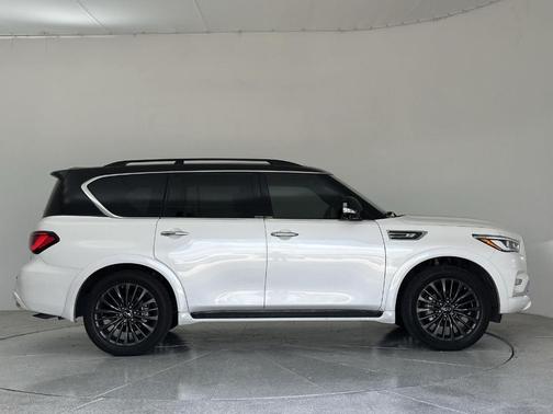 2022 INFINITI QX80 SENSORY