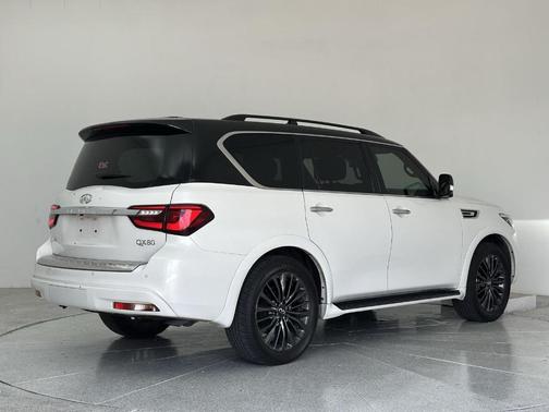 2022 INFINITI QX80 SENSORY