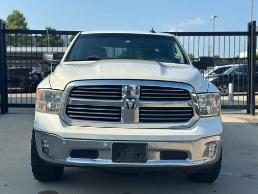 2016 RAM 1500 SLT