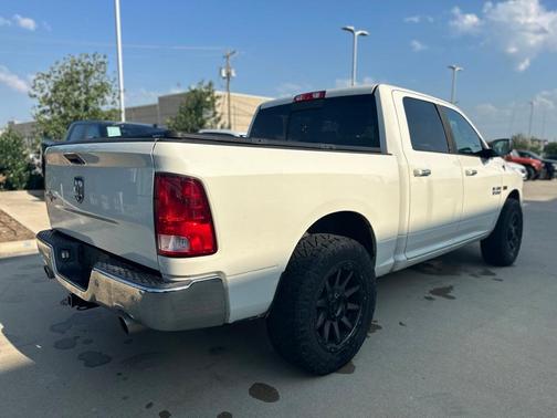 2016 RAM 1500 SLT