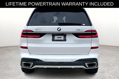 Mineral White Metallic 2025 BMW X7 xDrive40i