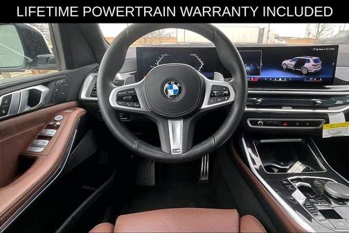 Mineral White Metallic 2025 BMW X7 xDrive40i