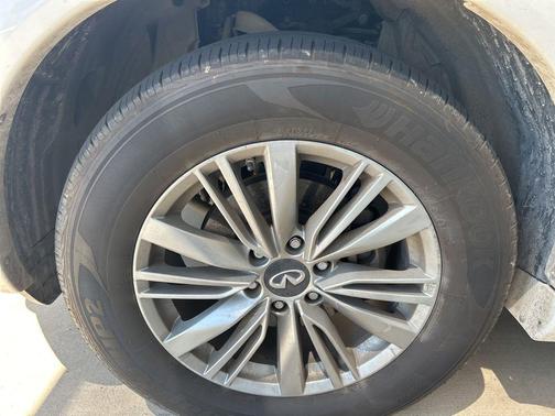 Moonstone White 2019 INFINITI QX80 Luxe