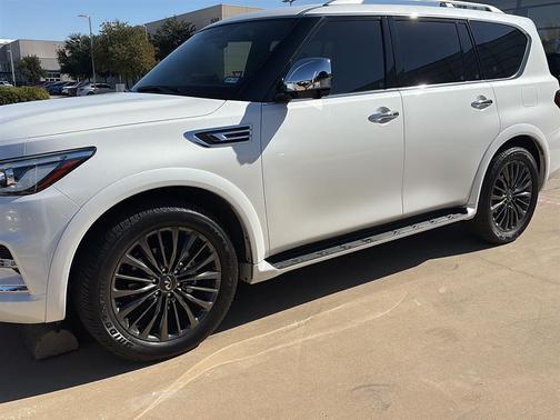 2023 INFINITI QX80 SENSORY