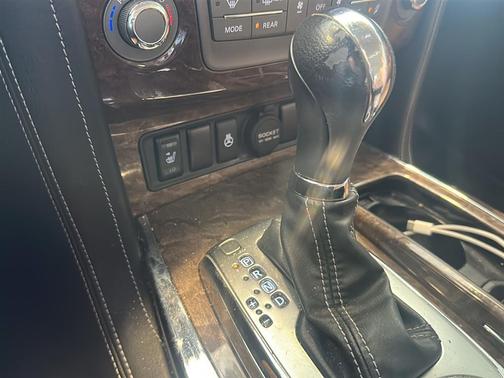 2016 INFINITI QX80 Base