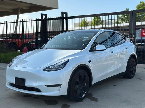 2023 Tesla Model Y Long Range