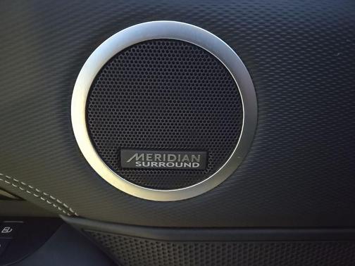 2023 Land Rover Discovery P300 R-Dynamic S