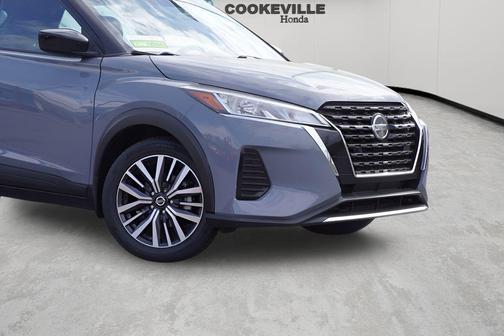 Boulder Gray Pearl/Super Black 2021 Nissan Kicks SV