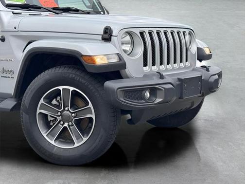 2023 Jeep Wrangler 4-Door Sahara