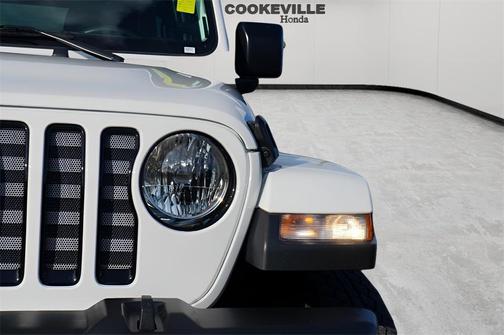 2023 Jeep Wrangler 4-Door Sahara Altitude 4x4