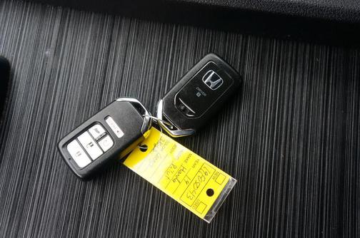 Lunar Silver Metallic 2019 Honda Pilot EX-L