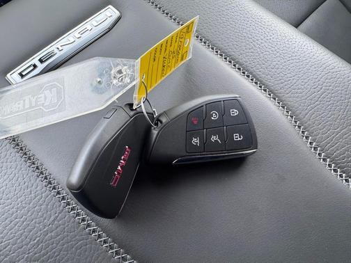 2025 GMC Yukon Denali