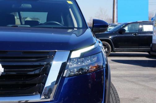 2024 Nissan Pathfinder SV FWD