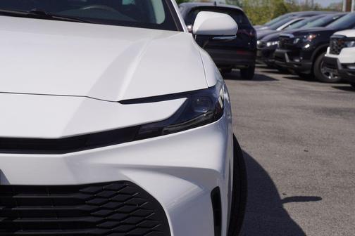 Ice Cap 2025 Toyota Camry LE