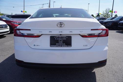 Ice Cap 2025 Toyota Camry LE