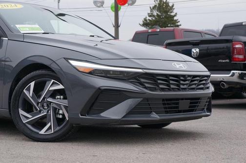 2024 Hyundai ELANTRA Limited