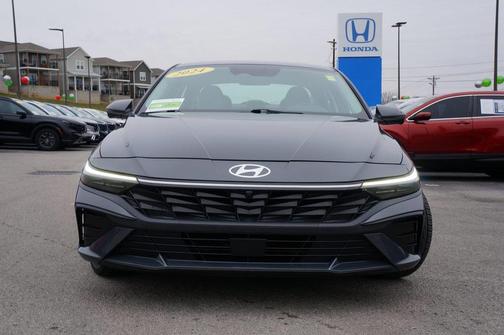 2024 Hyundai ELANTRA Limited