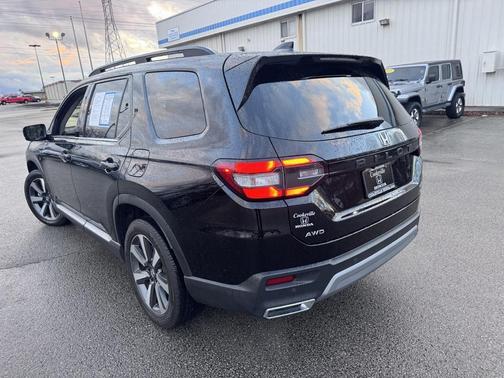 2025 Honda Pilot Touring 8-Passenger