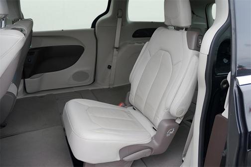 2020 Chrysler Pacifica Touring-L Plus