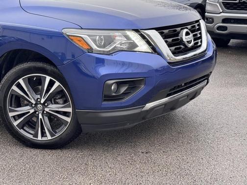 2017 Nissan Pathfinder Platinum