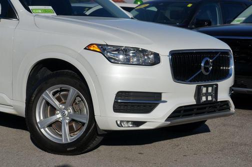 2016 Volvo XC90 T5 Momentum