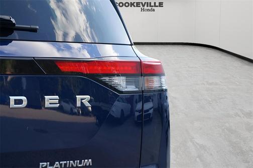 2022 Nissan Pathfinder Platinum 2WD