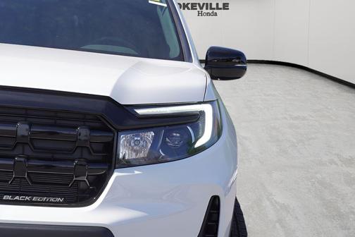 Platinum White Pearl 2026 Honda Ridgeline Black