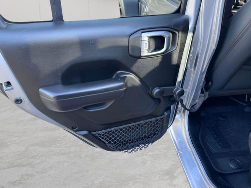 Billet Silver Metallic Clearcoat 2020 Jeep Gladiator Sport